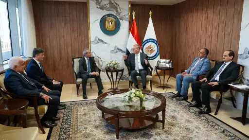 وزير البترول والثروة المعدنية يتابع مع مسئولي ”إيني” الإيطالية خطط زيادة الإنتاج وربط الحقول القبرصية