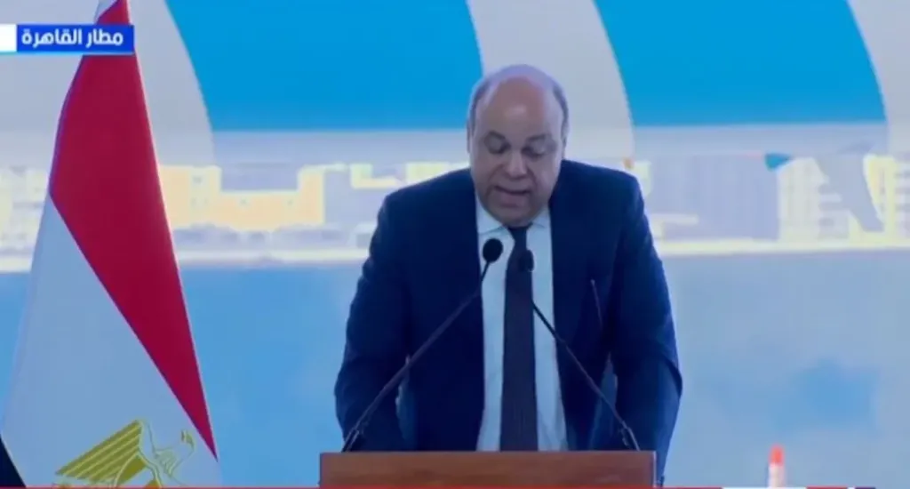 وزير الطيران المدني يعلن تسجيل مطار القاهرة الدولي لرقم قياسي جديد