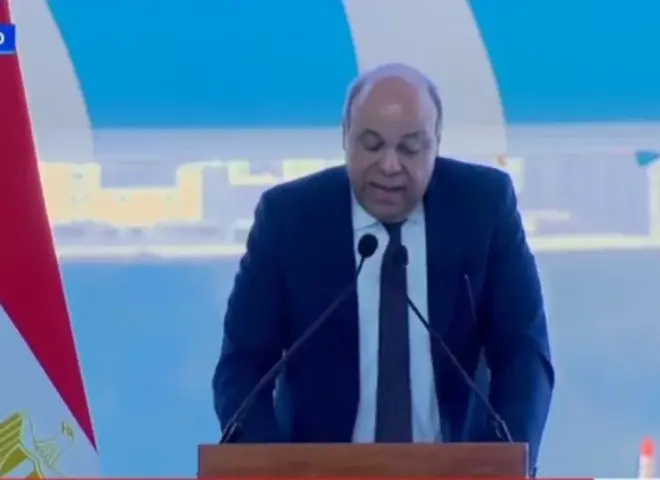 وزير الطيران المدني يعلن تسجيل مطار القاهرة الدولي لرقم قياسي جديد