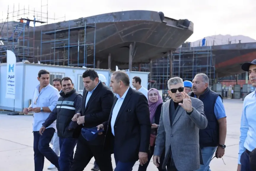 الفريق أسامة ربيع:” انتهاء أعمال التجارب والتسليم للقاطرتين ”عزم 3” و”عزم 4” بقوة شد 90طن”