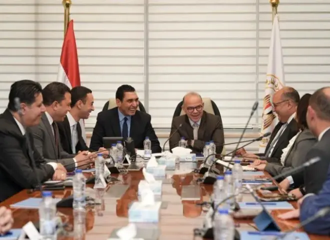 الحكومة تبحث آليات تأسيس صندوق استثمار لدعم المواهب الرياضية