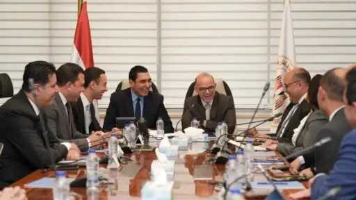 الحكومة تبحث آليات تأسيس صندوق استثمار لدعم المواهب الرياضية