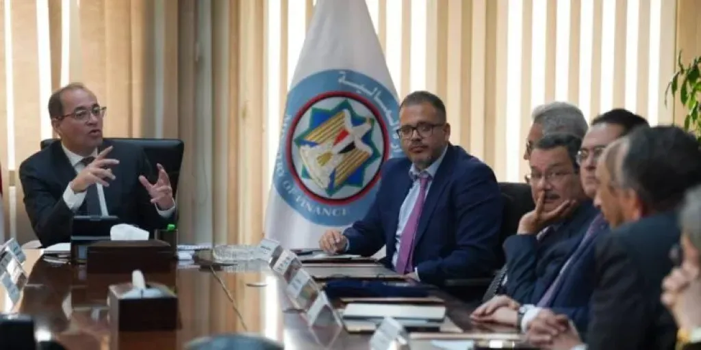 الحكومة تدرس توحيد معايير الإفراج الجمركى عن الحاويات