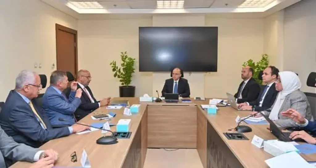 وزير الاستثمار والتجارة الخارجية يجتمع بمسئولي شركات السكر لبحث وضع السوق.. وآليات لتعزيز الاستثمارات وتنظيم التجارة