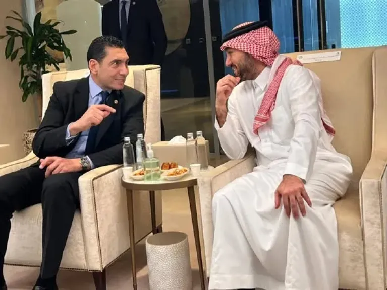 وزير الشباب والرياضة يلتقي نظيره السعودي لتوطيد التعاون على المستوي الشبابي والرياضي