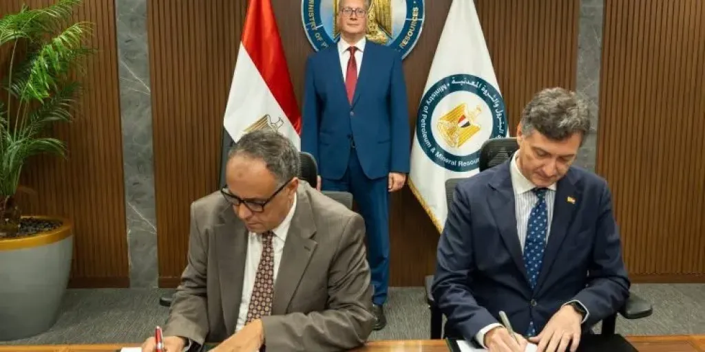 توقيع مذكرة نوايا مع «إيني» لتجديد الالتزام بمنطقة شمال بورسعيد