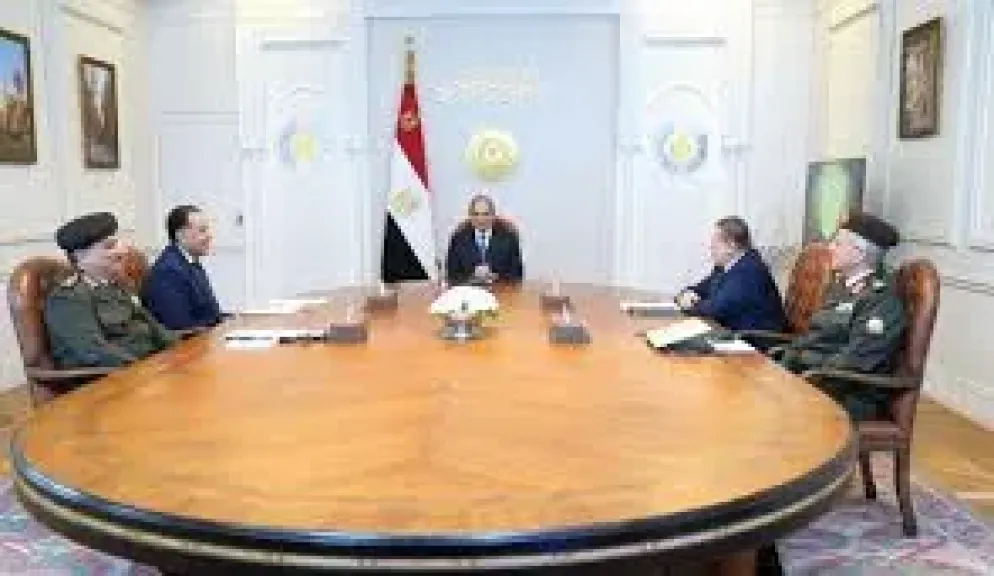 السيسى يبحث مع مدبولى ومحافظ المركزي تخفيض مُعدلات التضخم وزيادة التدفقات الدولارية