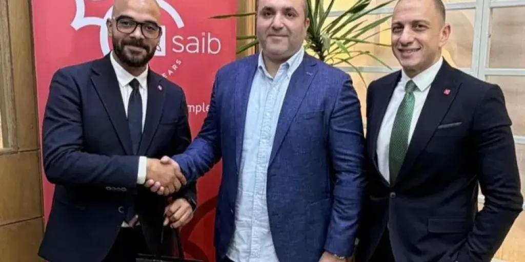 بنك saib يسلم هاتف iPhone 17 للفائز بحملته الترويجية لبطاقاته الائتمانية خلال شهر رمضان