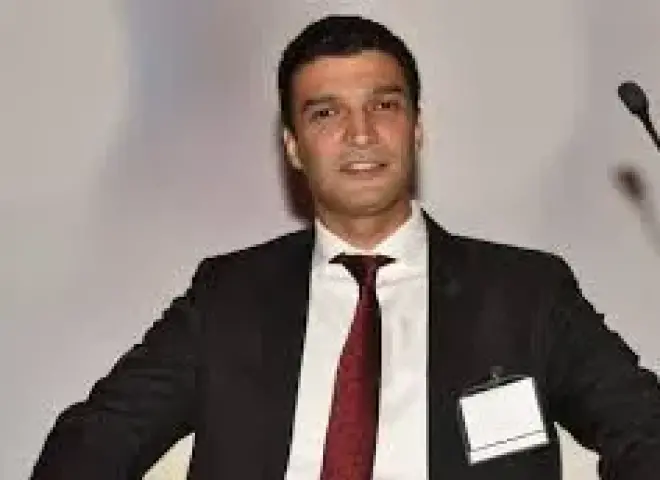 الحكومة ترفع عدد الأنشطة الصناعية المسموح بها داخل المناطق العمرانية من 17 إلى 65 نشاط.