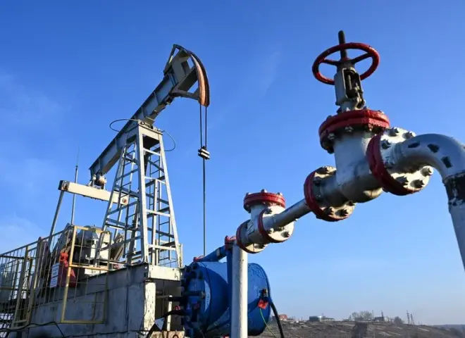 محللون: إيران قادرة على تحمل توقف صادرات النفط شهرين وسط تشديد أمريكي