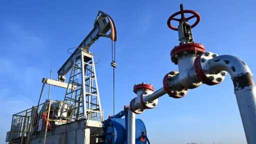 محللون: إيران قادرة على تحمل توقف صادرات النفط شهرين وسط تشديد أمريكي