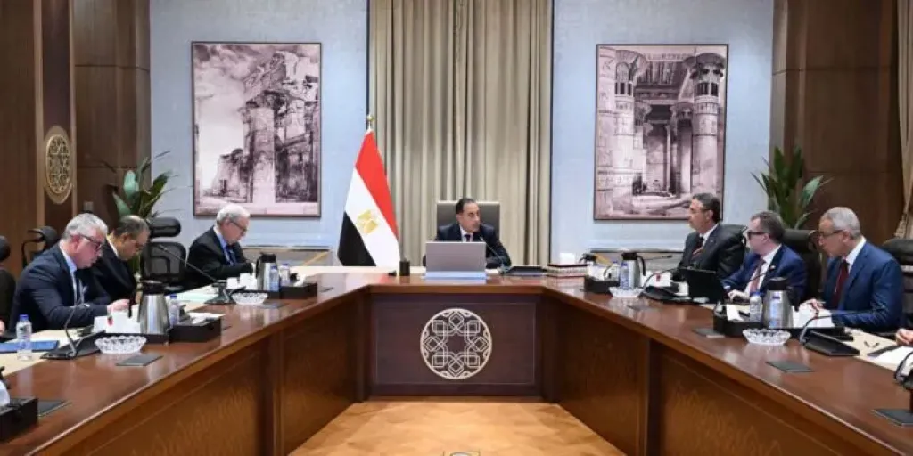 رئيس الوزراء يُتابع مشروع إنشاء مركز عالمي لتخزين وتجارة الحبوب والزيوت في مصر