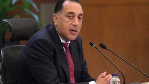 رئيس الوزراء يتابع مشروعات تطوير قطاع الغزل والنسيج والاستغلال الأمثل لبعض الأصول