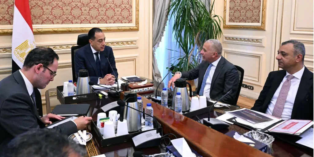 رئيس الوزراء يبحث مع رئيس ”السويدي إلكتريك” خطة عمل وتوسعات الشركة