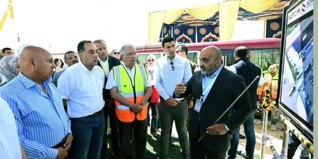 رئيس الوزراء يتفقد مجمع ألستوم الصناعي بمدينة برج العرب الجديدة