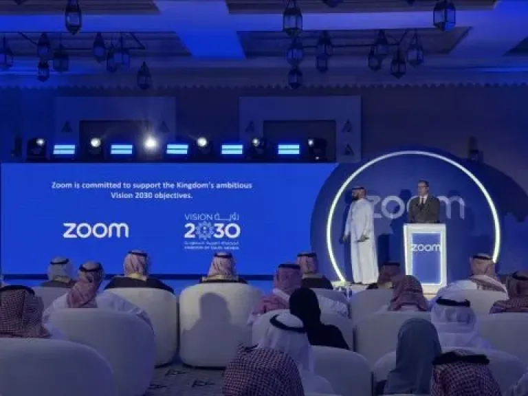 زوم تطلق مركز بيانات جديداً في المملكة العربية السعودية لدعم الذكاء الاصطناعي والتحول الرقمي