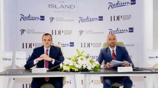 التعمير والإسكان العقارية (HDP) وطلوع للتطوير العقاري يوقعان شراكة استراتيجية مع مجموعة Radisson Blu لإقامة فندق خمس نجوم بمرحلة Blu Stays داخل مشروع The Island – Marina 5