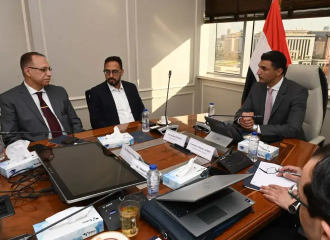الصناعة تبحث مع شركة جوتن مصر للدهانات خططها التوسعية وجهود تعميق التصنيع المحلي