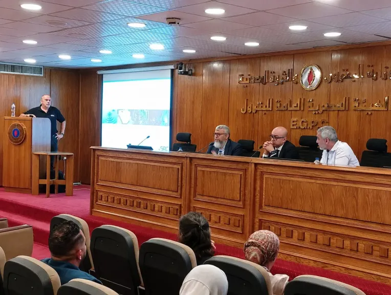 هيئة البترول تستضيف لقاء موسع لمناقشة استخدام تقنية الغمر الحرارى لتأمين كفاءة تشغيل مراكز البيانات