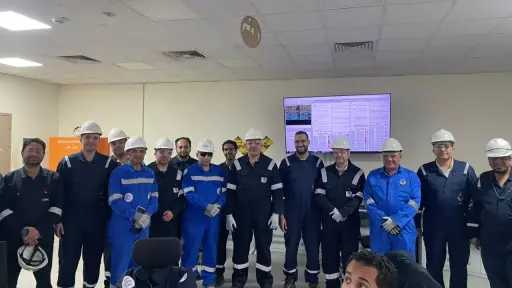 أنوبك تنجح في إطلاق التيار الكهربائي بأول محطات الكهرباء بمجمع إنتاج السولار بأسيوط