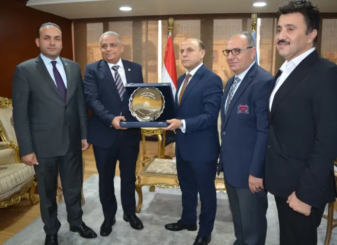 محافظ الغربية يبحث مع ئيس شركة «غاز مصر» آليات الإسراع في تنفيذ مشروعات توصيل الغاز