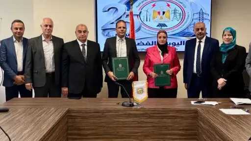 المصرية لنقل الكهرباء توقع عقدًا لتوسعة محطتي محولات الاقتصادية 1 والسويدي للأسمنت