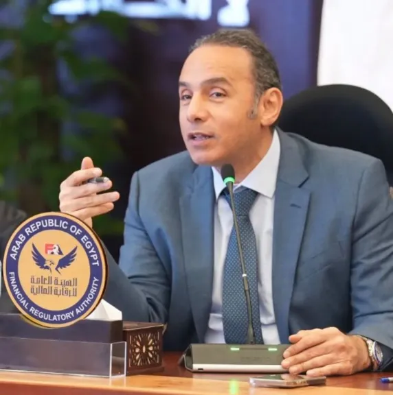 ”الرقابة المالية” برئاسة د. إسلام عزام تقرر تخفيض مقابل الخدمات للأوراق المالية الداعمة للتنمية المستدامة