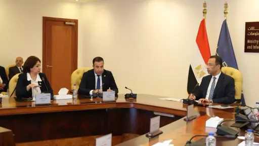 وزير الاتصالات وتكنولوجيا المعلومات يستعرض الإجراءات التنظيمية الأخيرة بشأن خطوط المحمول