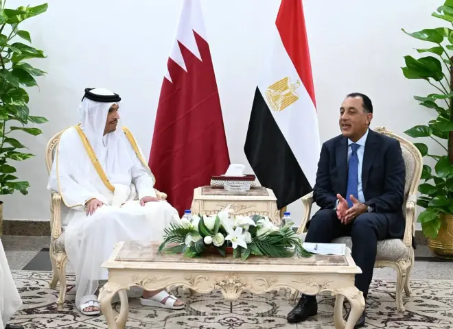 رئيس الوزراء يستقبل نظيره القطري لبحث سبل تعزيز التعاون المشترك في المجالات المختلفة