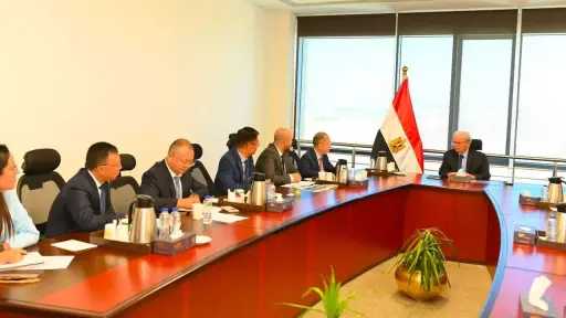 نائب رئيس الوزراء للشؤون الاقتصادية يبحث مع مجموعة صينية إقامة مجمع صناعي متكامل بالمنطقة الاقتصادية لقناة السويس