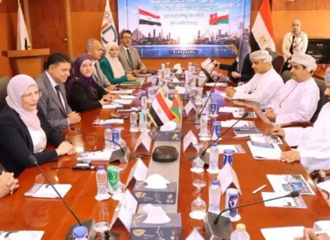 مصر وعُمان تناقشان مقترحًا لإقامة منطقتين صناعيتين بنظام المطور الصناعي
