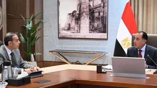 رئيس الوزراء يبحث مع رئيس الهيئة العامة للرقابة المالية أحدث تطورات القطاع المالي غير المصرفي وجهود حماية المتعاملين