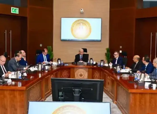 نائب رئيس الوزراء للشؤون الاقتصادية يعقد اجتماعا لمتابعة الجهود والاستعدادات لبدء تطبيق موازنة البرامج والأداء