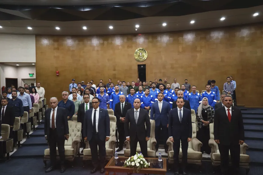 وزير العمل يشيد بإمكانات إيثيدكو وكفاءة العاملين خلال زيارته للشركة