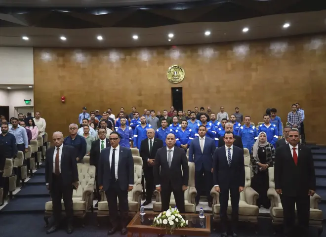 وزير العمل يشيد بإمكانات إيثيدكو وكفاءة العاملين خلال زيارته للشركة