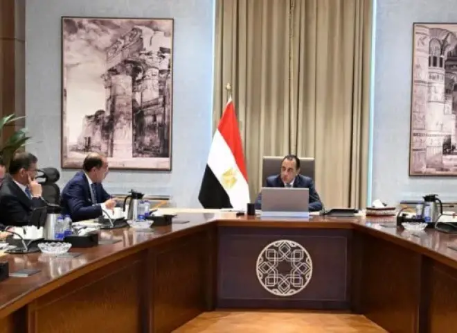 رئيس الوزراء يتابع موقف سداد مستحقات محصول قصب السكر للمزارعين