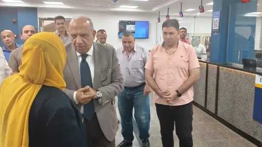 وزير الكهرباء والطاقة المتجددة يتفقد إدارة شبكات كهرباء مدينة الشروق
