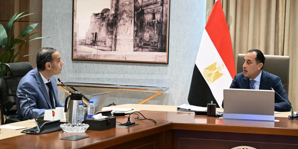 رئيس الوزراء يبحث مع رئيس الهيئة العامة للرقابة المالية مستجدات الأنشطة المالية غير المصرفية