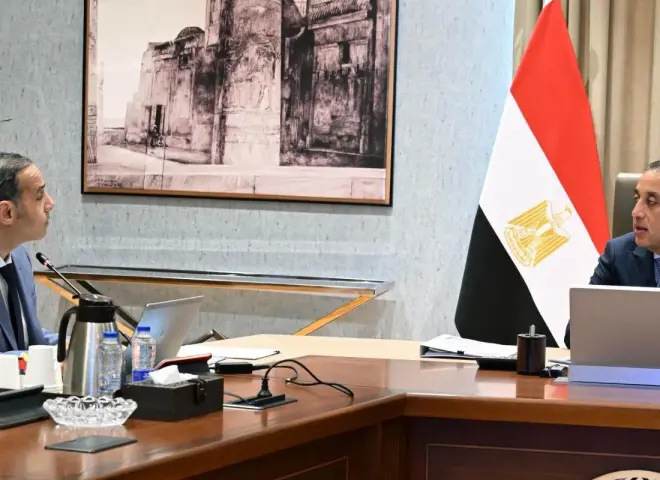 رئيس الوزراء يبحث مع رئيس الهيئة العامة للرقابة المالية مستجدات الأنشطة المالية غير المصرفية