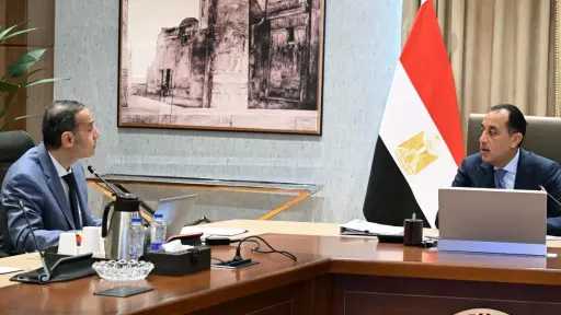 رئيس الوزراء يبحث مع رئيس الهيئة العامة للرقابة المالية مستجدات الأنشطة المالية غير المصرفية