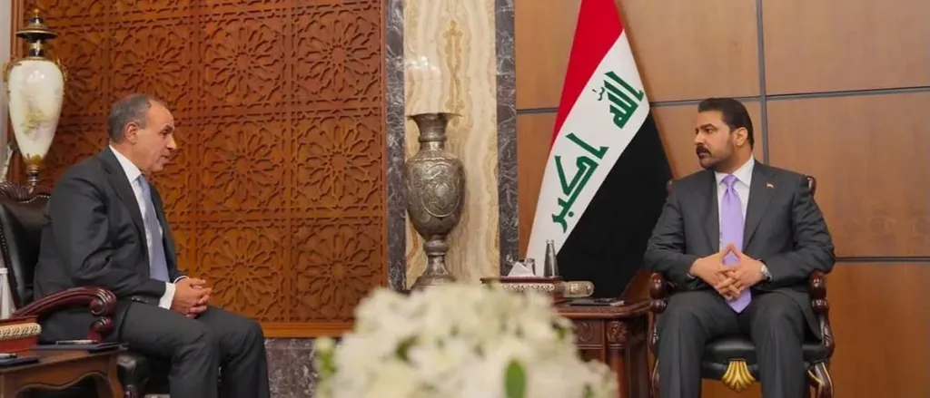 مصر تبحث تسريع مشروعات الربط الكهربائي والنفطي مع العراق والأردن