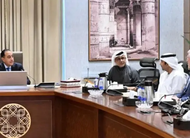 رئيس الوزراء يتابع تنفيذ مشروعات رأس الحكمة لتعزيز الاستثمارات والتنمية العمرانية بالساحل الشمالي