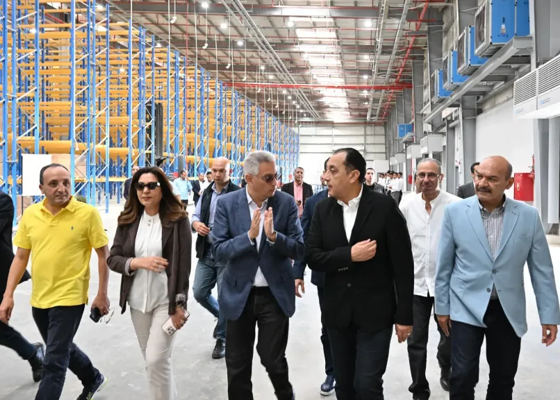 رئيس الوزراء يفتتح مستودع السويس الاستراتيجي للسلع الغذائية بحي عتاقة