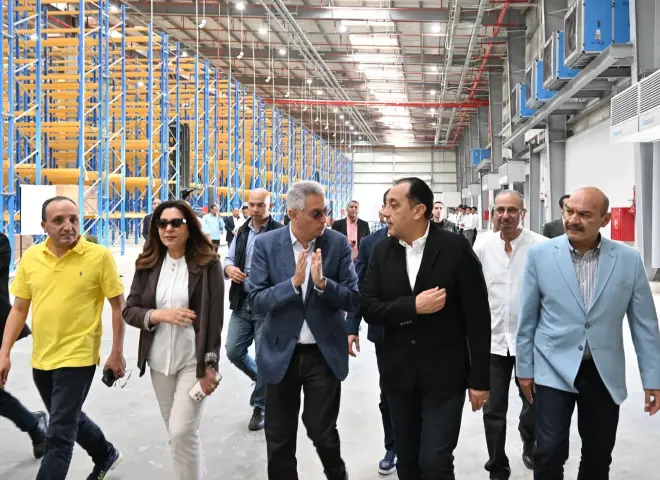 رئيس الوزراء يفتتح مستودع السويس الاستراتيجي للسلع الغذائية بحي عتاقة