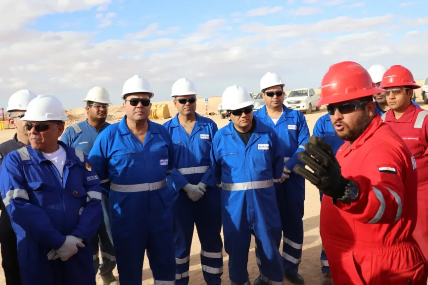 البترول: استعدادات لتنفيذ أكبر عملية تكسير هيدروليكي بالبئر «الأُبَيِّض H18» لتعزيز إنتاجه من الغاز